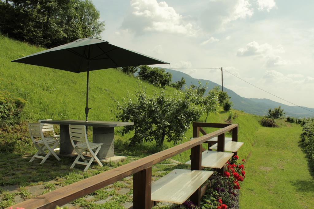 Bed And Breakfast Montino Cene Exteriör bild