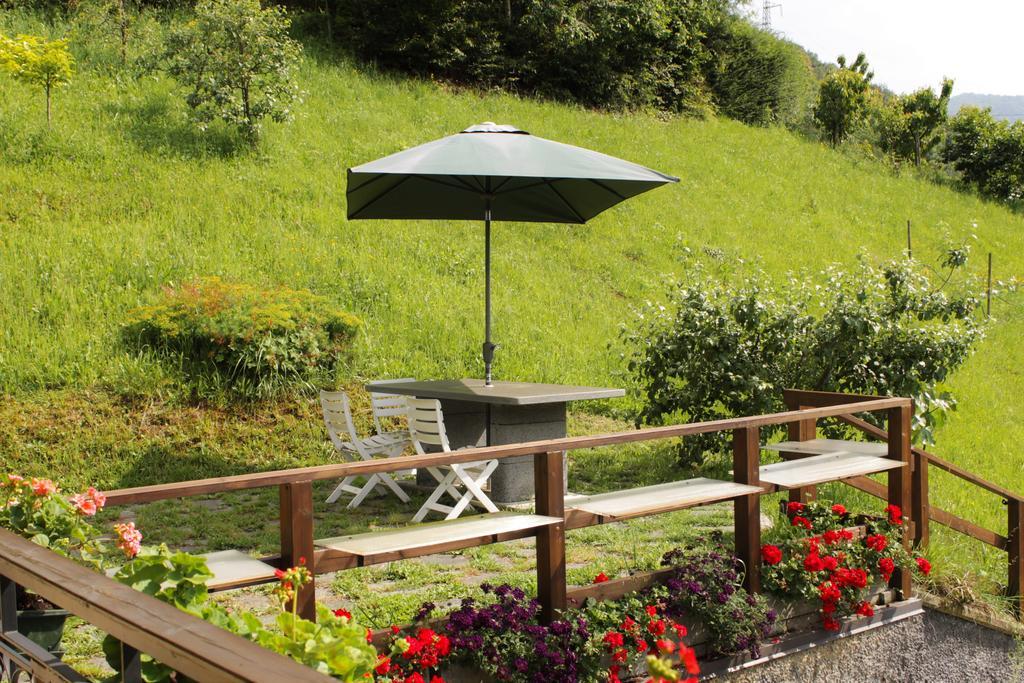 Bed And Breakfast Montino Cene Exteriör bild